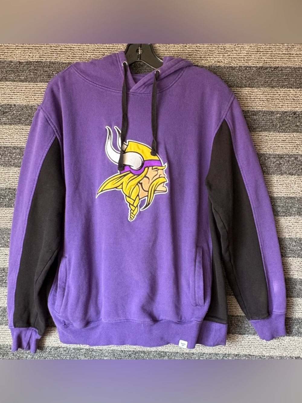 Fanatics Purple and Black Minnesota Vikings Embroidered NFL Hoodie Sweatshirt XL